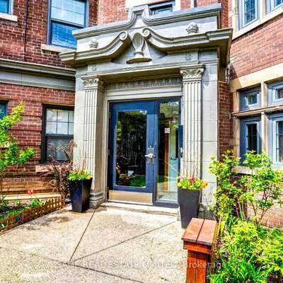 48,&nbsp;Lawton, Yonge-St. Clair, Toronto