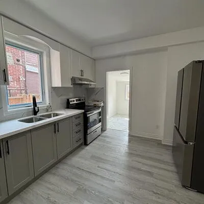 262,&nbsp;clinton, Palmerston-Little Italy, Toronto