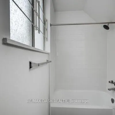 661,&nbsp;Huron, Annex, Toronto
