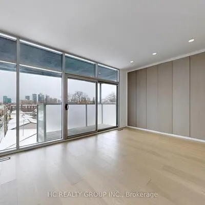 899,&nbsp;Dundas, Trinity-Bellwoods, Toronto