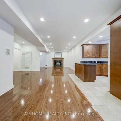 248,&nbsp;Dunview, Willowdale East, Toronto