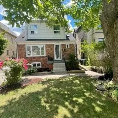 117,&nbsp;Patricia, Newtonbrook West, Toronto