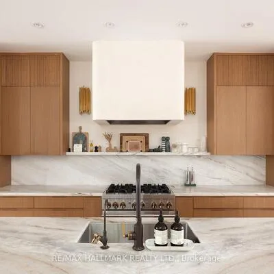 18,&nbsp;Foxley, Trinity-Bellwoods, Toronto