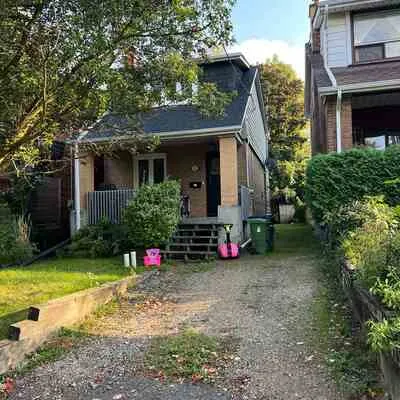 121,&nbsp;MAPLEWOOD, Humewood-Cedarvale, Toronto