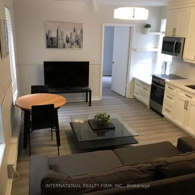 274,&nbsp;George, Moss Park, Toronto