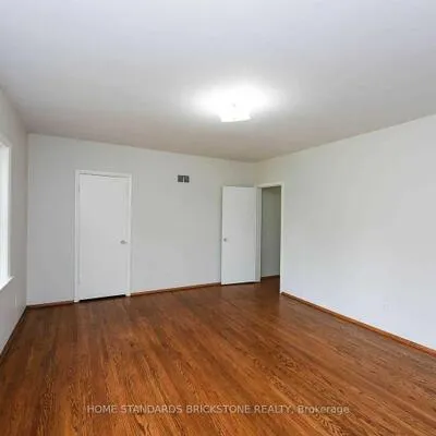 90,&nbsp;Centre, Newtonbrook East, Toronto
