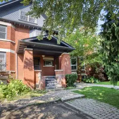 146,&nbsp;Madison, Annex, Toronto