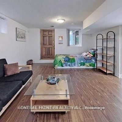 40,&nbsp;Sumner Heights, Bayview Village, Toronto