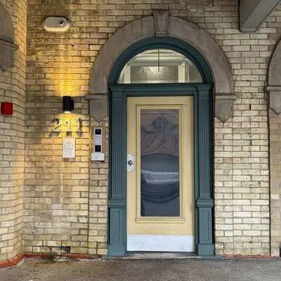 207,&nbsp;Jarvis, Moss Park, Toronto
