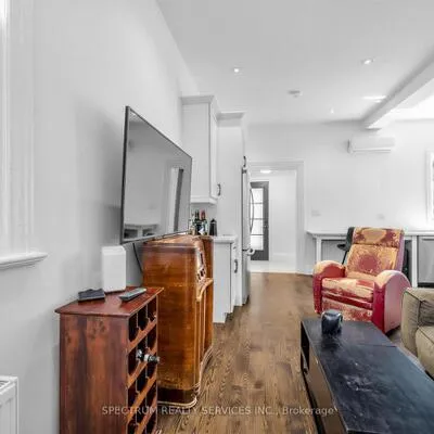 29,&nbsp;Raglan, Humewood-Cedarvale, Toronto