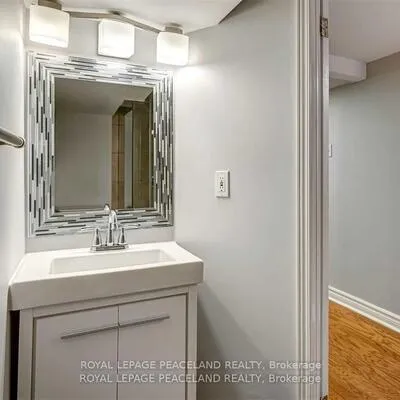50,&nbsp;Manor, Mount Pleasant West, Toronto