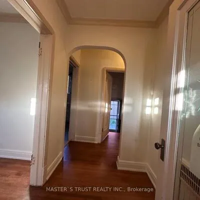 389,&nbsp;Lawrence, Bedford Park-Nortown, Toronto