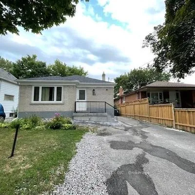 69,&nbsp;Madawaska, Newtonbrook East, Toronto