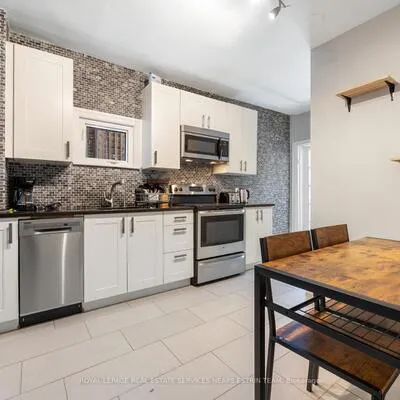 124,&nbsp;Argyle, Trinity-Bellwoods, Toronto
