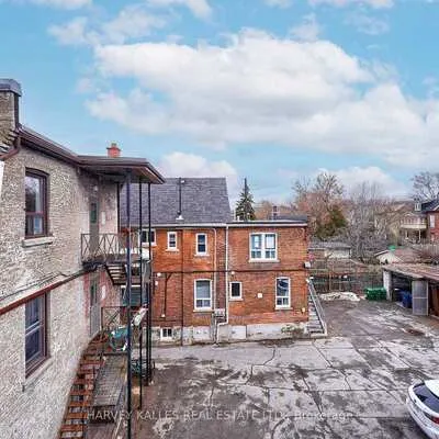 1074,&nbsp;St Clair, Oakwood Village, Toronto