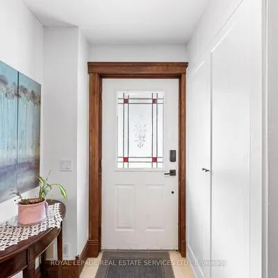 24,&nbsp;Mann, Mount Pleasant East, Toronto