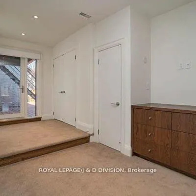 85,&nbsp;Admiral, Annex, Toronto