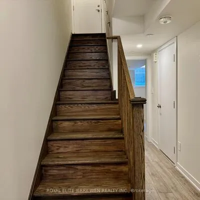 2,&nbsp;Green Gardens, Englemount-Lawrence, Toronto