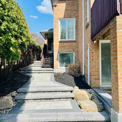 6,&nbsp;Janus, Hillcrest Village, Toronto