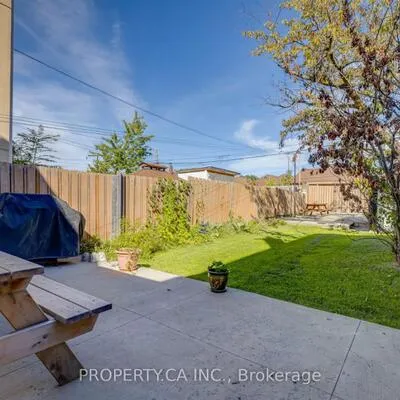 34,&nbsp;Ashbury, Oakwood Village, Toronto