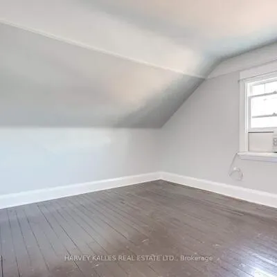 169,&nbsp;Balmoral, Casa Loma, Toronto