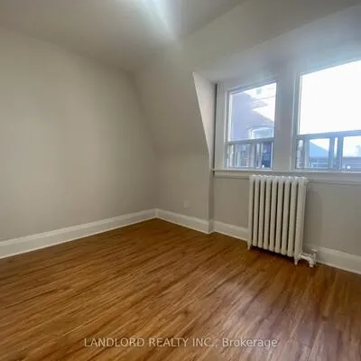 341,&nbsp;St Clair, Casa Loma, Toronto