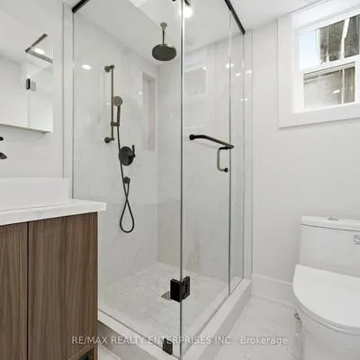 21,&nbsp;Belmont, Annex, Toronto
