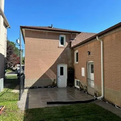 275,&nbsp;Betty Ann, Willowdale West, Toronto