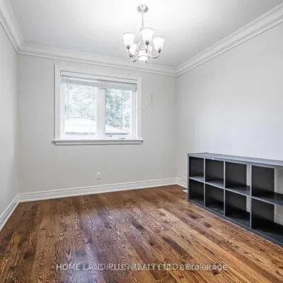 66,&nbsp;Munro, St. Andrew-Windfields, Toronto