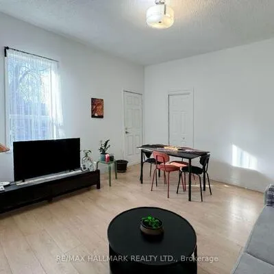 77,&nbsp;Northcote, Little Portugal, Toronto