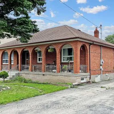 139,&nbsp;Ranee, Englemount-Lawrence, Toronto
