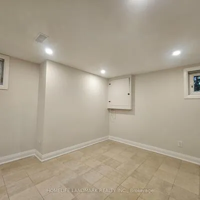 155,&nbsp;Churchill, Willowdale West, Toronto