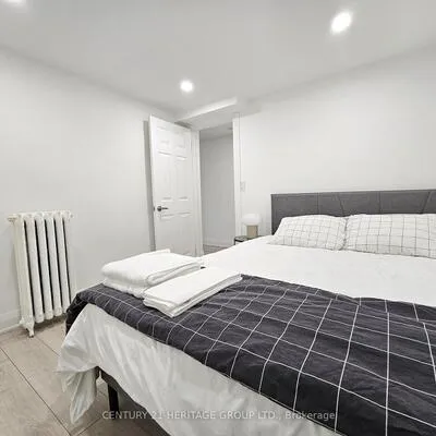 344,&nbsp;Shaw, Trinity-Bellwoods, Toronto