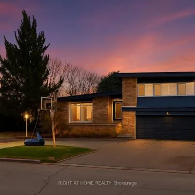 40,&nbsp;Heathview, Bayview Village, Toronto