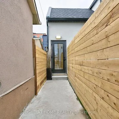 50A,&nbsp;Lanark, Oakwood Village, Toronto
