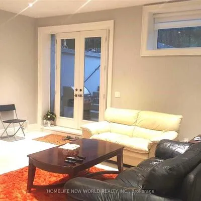 211,&nbsp;Northwood, Newtonbrook East, Toronto