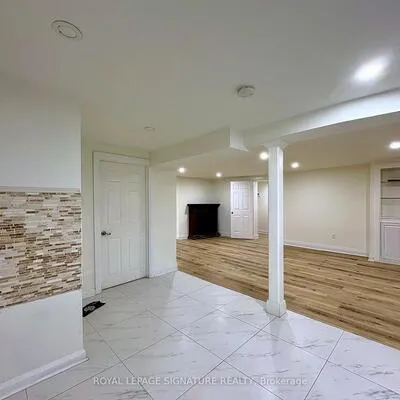 5,&nbsp;Carnegie, Newtonbrook West, Toronto