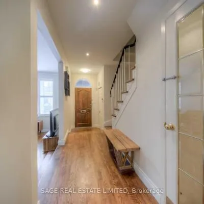230,&nbsp;Balliol, Mount Pleasant West, Toronto