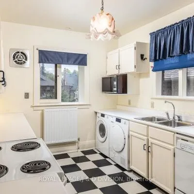 58,&nbsp;Lascelles, Yonge-Eglinton, Toronto