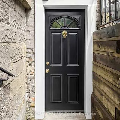 68,&nbsp;Macpherson, Annex, Toronto