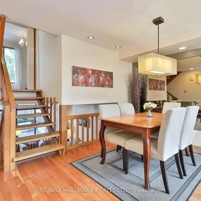 30A,&nbsp;Bishop, Annex, Toronto