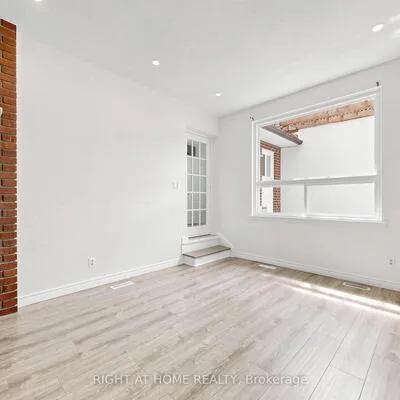 148,&nbsp;Sexton, Hillcrest Village, Toronto