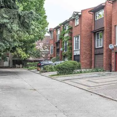 640,&nbsp;Adelaide, Niagara, Toronto