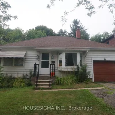206,&nbsp;Burnett, Lansing-Westgate, Toronto