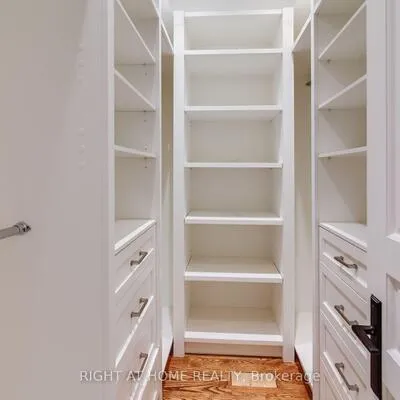 109,&nbsp;Banff, Mount Pleasant East, Toronto