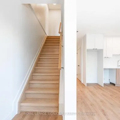 7,&nbsp;Earnscliffe, Oakwood Village, Toronto