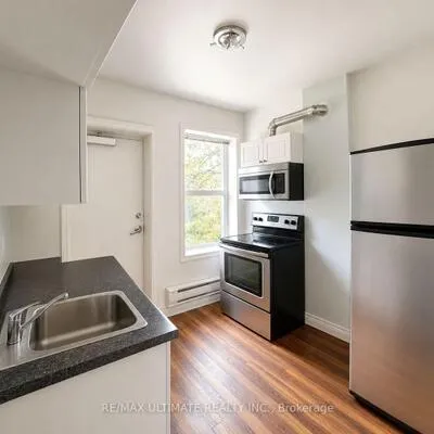 310,&nbsp;Brunswick, Annex, Toronto