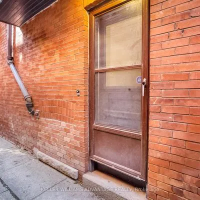 146,&nbsp;Madison, Annex, Toronto