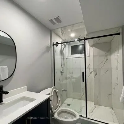 284,&nbsp;Wilmington, Bathurst Manor, Toronto