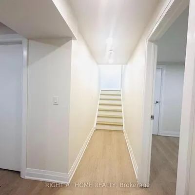 26,&nbsp;Goodview, Don Valley Village, Toronto